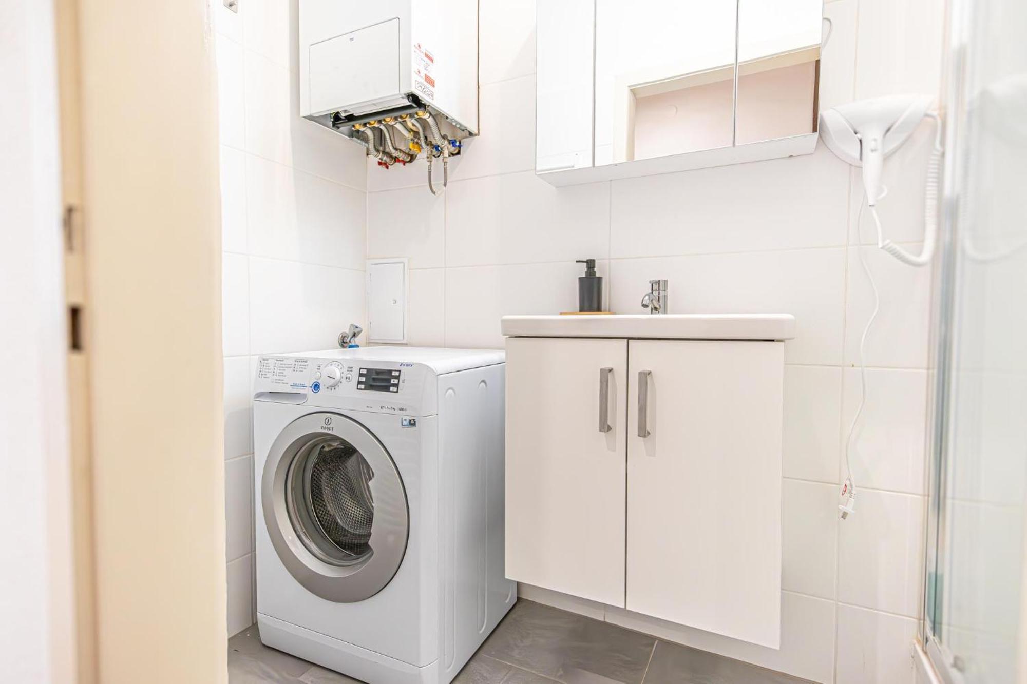 Modern 2-bedroom For 5 In Prime Location * Wien