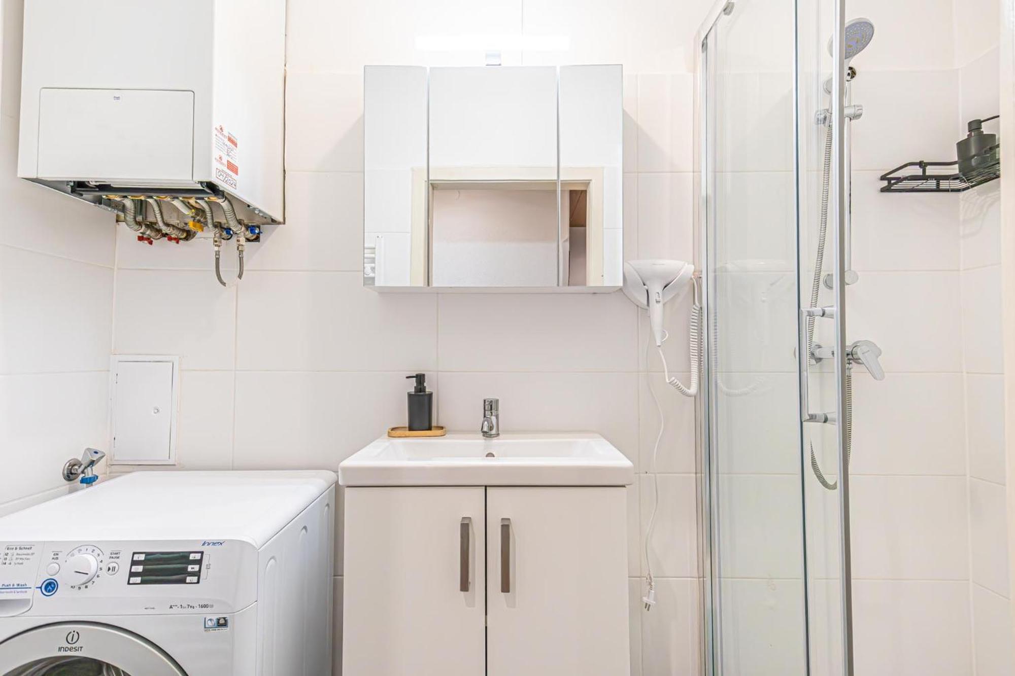 Modern 2-bedroom For 5 In Prime Location Apartment Wien